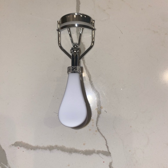 Curling and combing eyelash curler - Picture 4 of 7